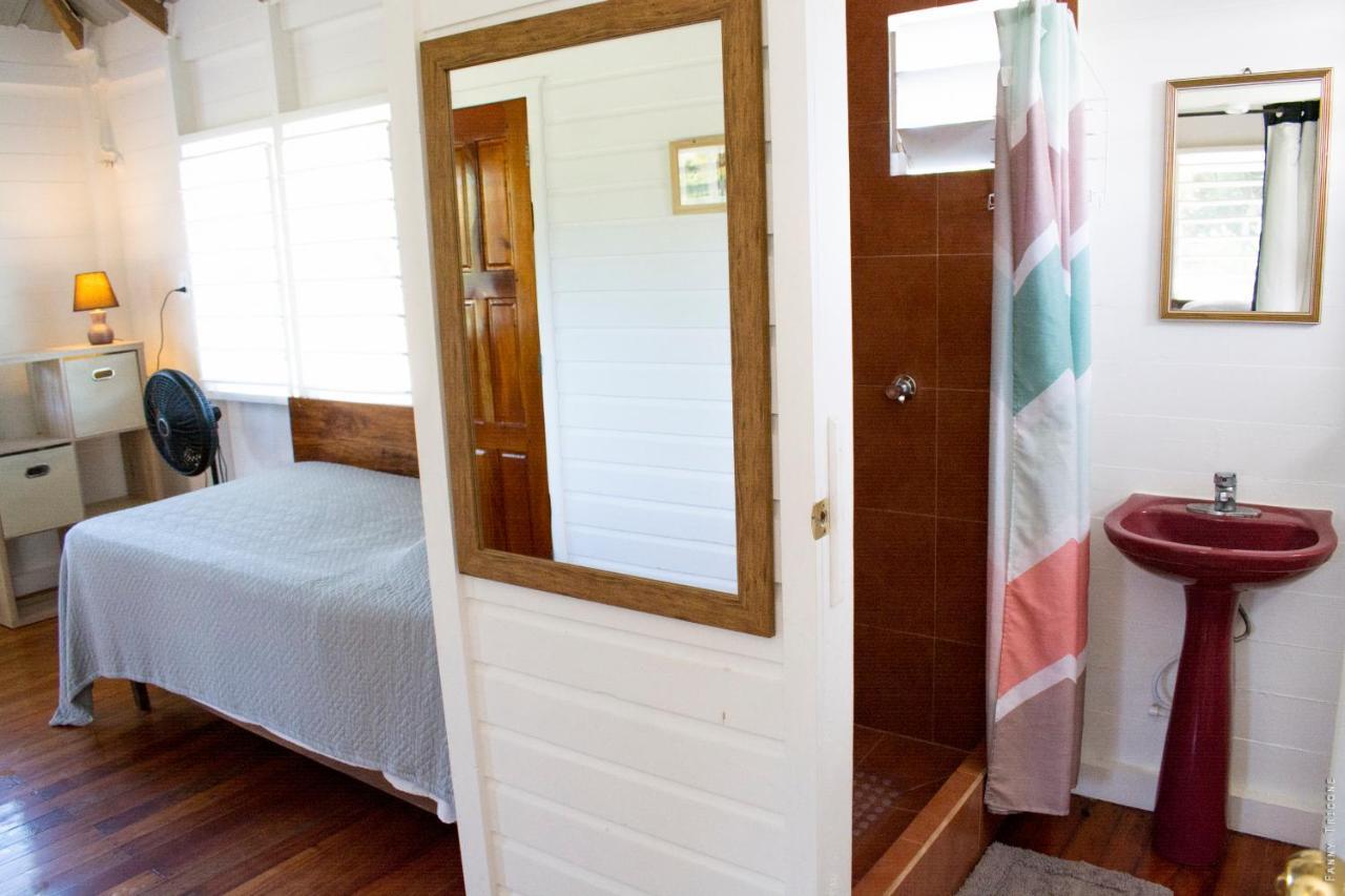 Horse Cottage Sarteneja エクステリア 写真